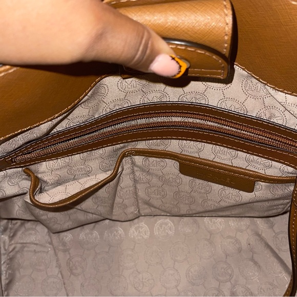 Michael Kors Hamilton Large Tote Bag - Picture 11 of 16